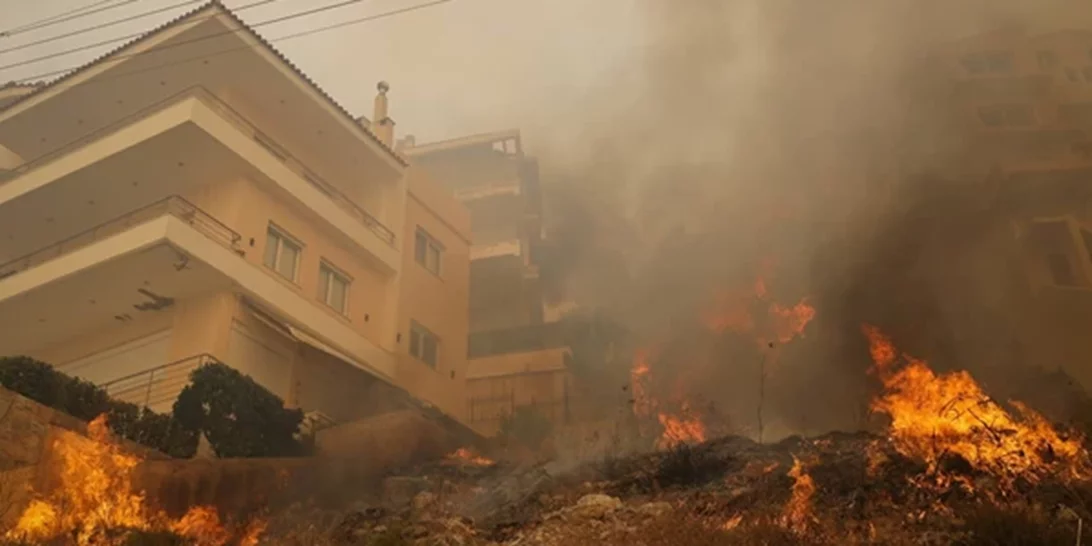 Τι συνέβη με τη μεγάλη φωτιά στην Βούλα | Οι συνθήκες, οι αστοχίες και οι ενδείξεις εμπρησμού