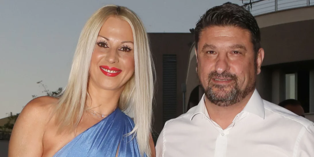 Νίκος Χαρδαλιάς - Γιώτα Παναγιωτοπούλου | Εμβολιάστηκε η εννιάχρονη κόρη τους, Δήμητρα (εικόνα)