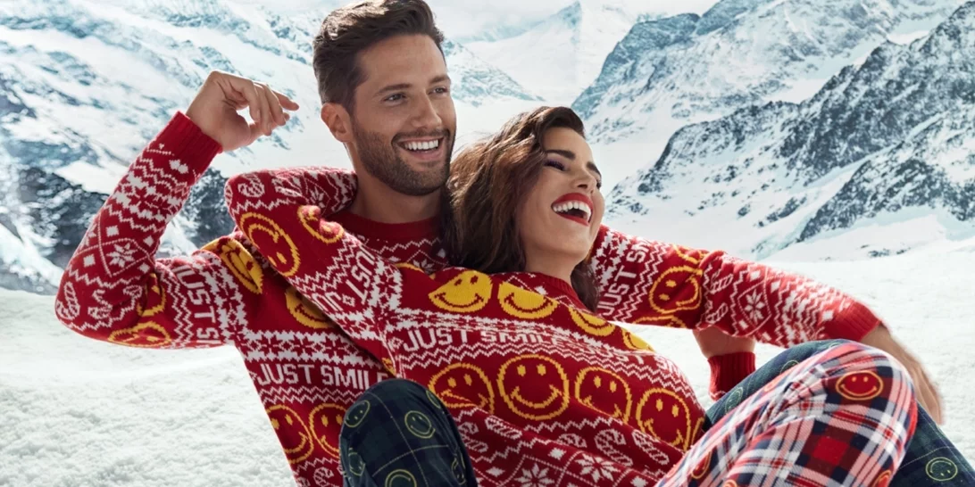 Η νέα χριστουγεννιάτικη καμπάνια της Yamamay με άρωμα από την Ιταλία του '80