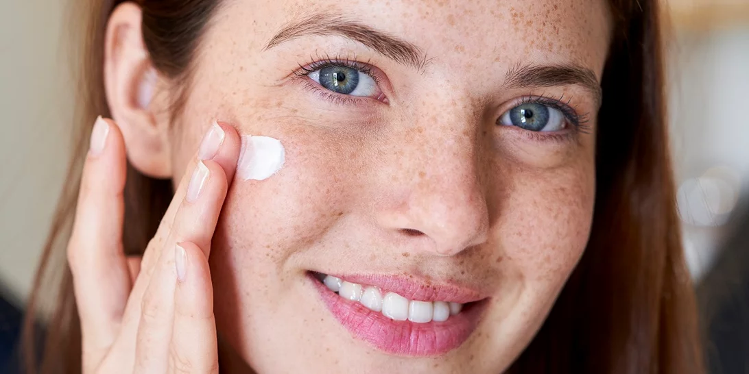 Οι 7 καλύτερες κρέμες για σπυράκια που θα βρεις στο φαρμακείο της γειτονιάς σου