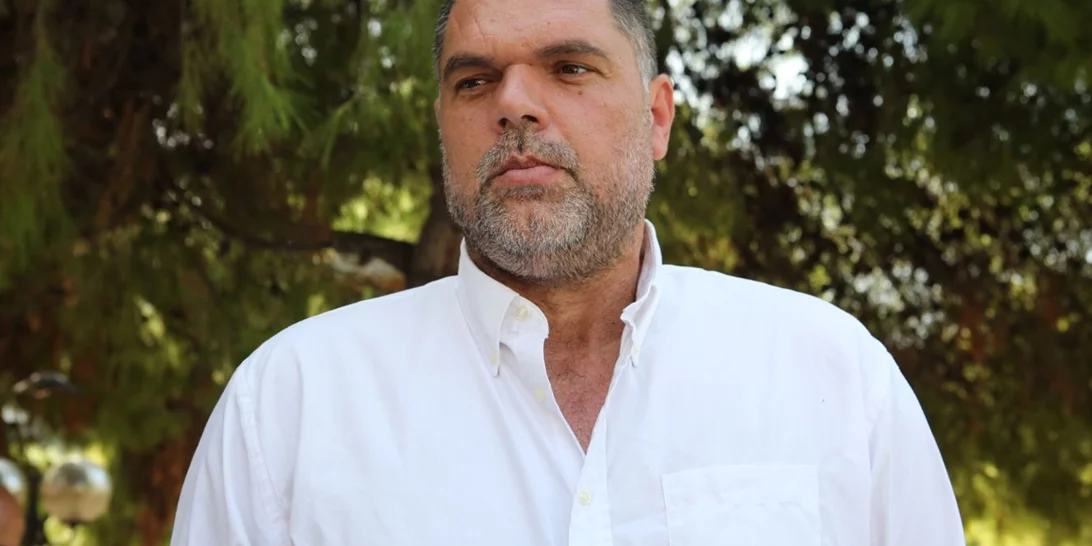 "Στη φωτογραφία είμαι με καρότσι. Το άλλο λέγεται αναπηρικό αμαξίδιο" | Για κάθε Οικονόμου θα υπάρχει πάντα (ευτυχώς) ένας Παπανικολάου