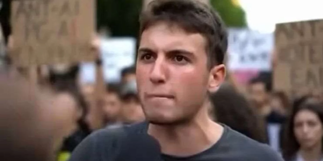 Σοκαριστικό AI βίντεο με διαδήλωση Ελλήνων κατά της Τεχνητής Νοημοσύνης