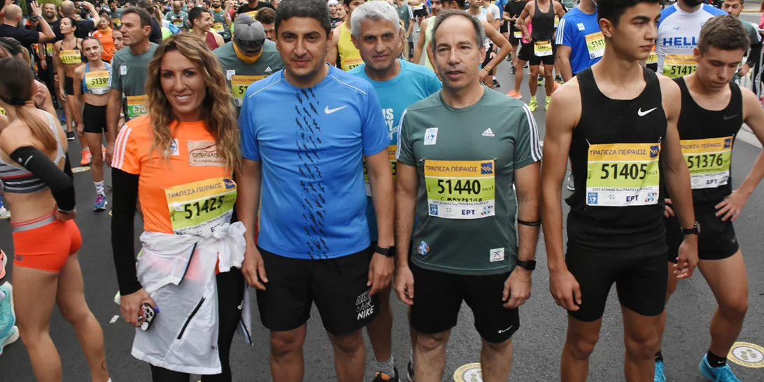 Αυθεντικός Μαραθώνιος Αθήνας | Επέστρεψε με 9.800 δρομείς από 83 χώρες - Live η κίνηση στους δρόμους