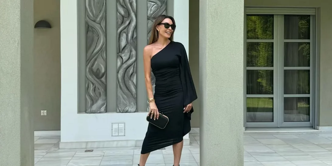 "Μια όαση δροσιάς" | Η Τατιάνα Στεφανίδου ποζάρει με μαγιό στον τεράστιο κήπο του σπιτιού της