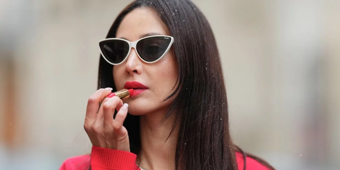 Αυτό το πανεύκολο χτένισμα θα σε σώσει τις μέρες που δεν έχεις λούσει τα μαλλιά σου