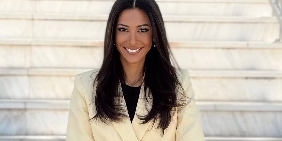 Η Ευγενία Σαμαρά με το κοστούμι από τη Zara που είναι κατάλληλο για τη μεταβατική περίοδο