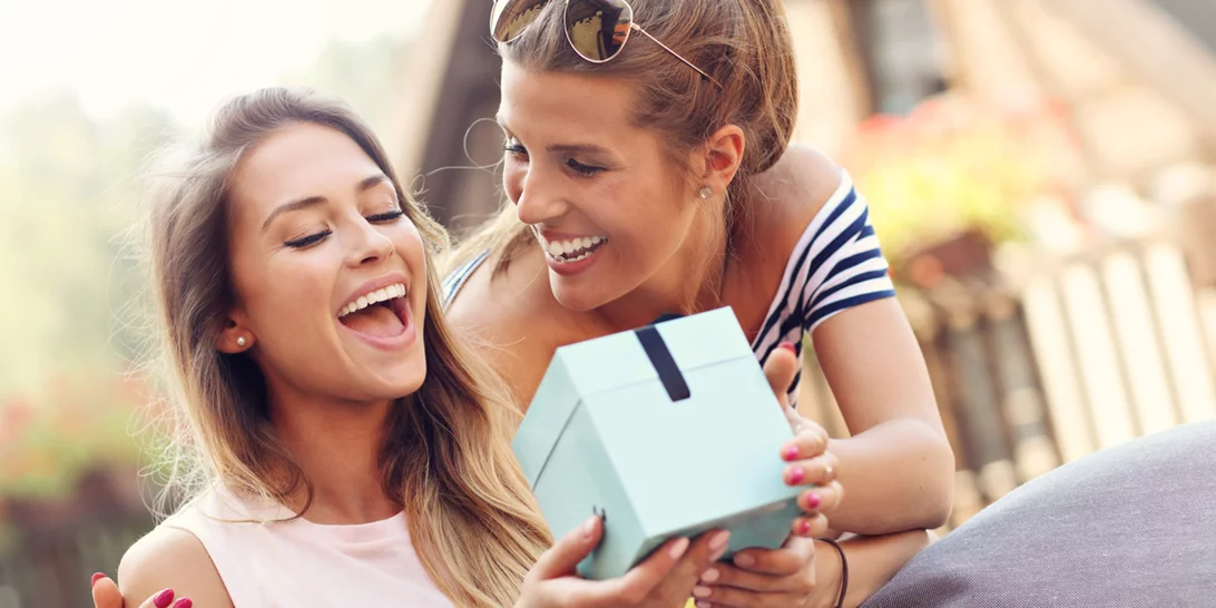 Τα beauty δώρα που μπορείς να χαρίσεις στην κολλητή σου το Πάσχα μέχρι 30 ευρώ