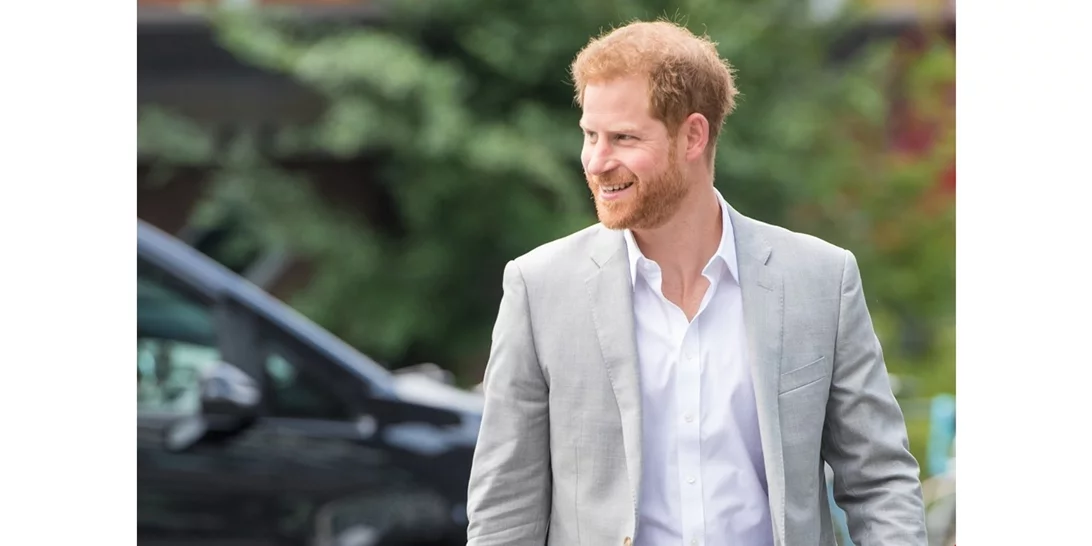 Ο πρίγκιπας Harry σε ρόλο Spider-Man στέλνει χριστουγεννιάτικες ευχές