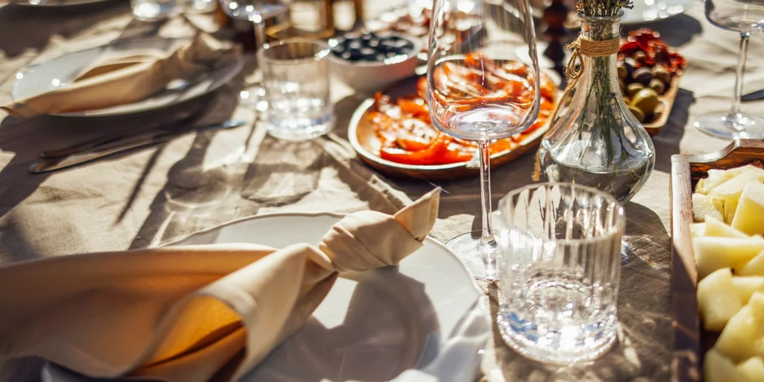 Τα τραπεζομάντηλα της Zara Home που θα κάνουν level up την τραπεζαρία σου