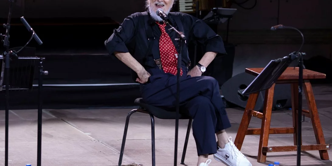 Πέθανε ο Διονύσης Σαββόπουλος