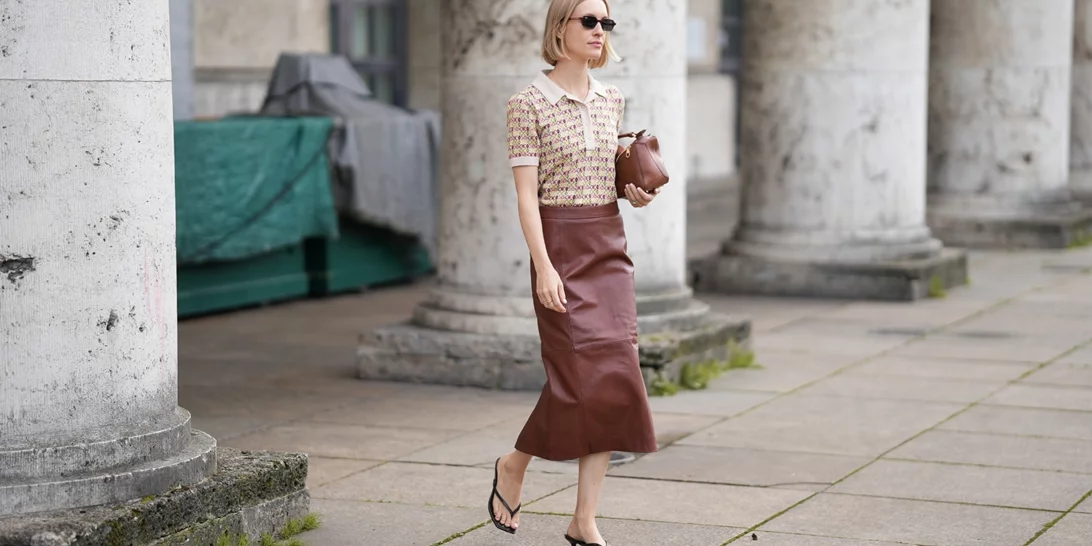 Η δερμάτινη μίντι φούστα που δεν θα αποχωρίζεσαι φέτος