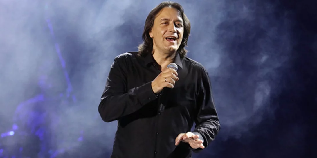 Γιάννης Κότσιρας | Το σπάνιο στιγμιότυπο με τα παιδιά του στη Σέριφο