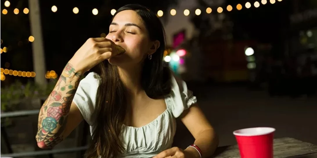 Μύθος ή αλήθεια | Παχαίνεις αν τρως το βράδυ;