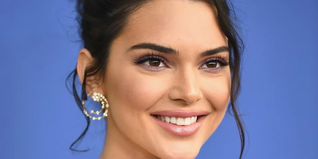 4 συνήθειες που πρέπει να αποφεύγεις αν έχεις ακμή