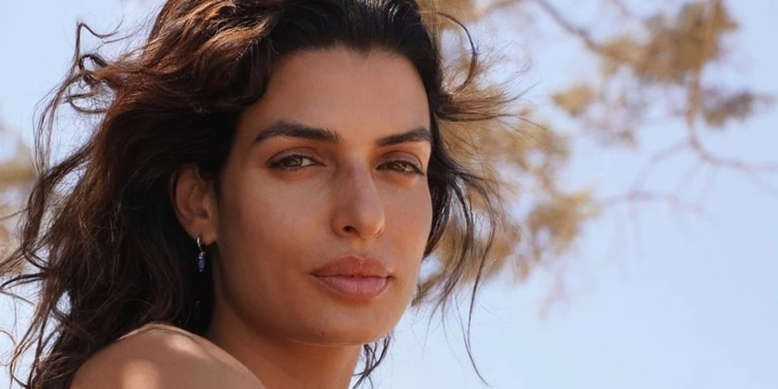 Τόνια Σωτηροπούλου | Για βουτιές με την αγαπημένη της παρέα στο "Τhe C beach bar"