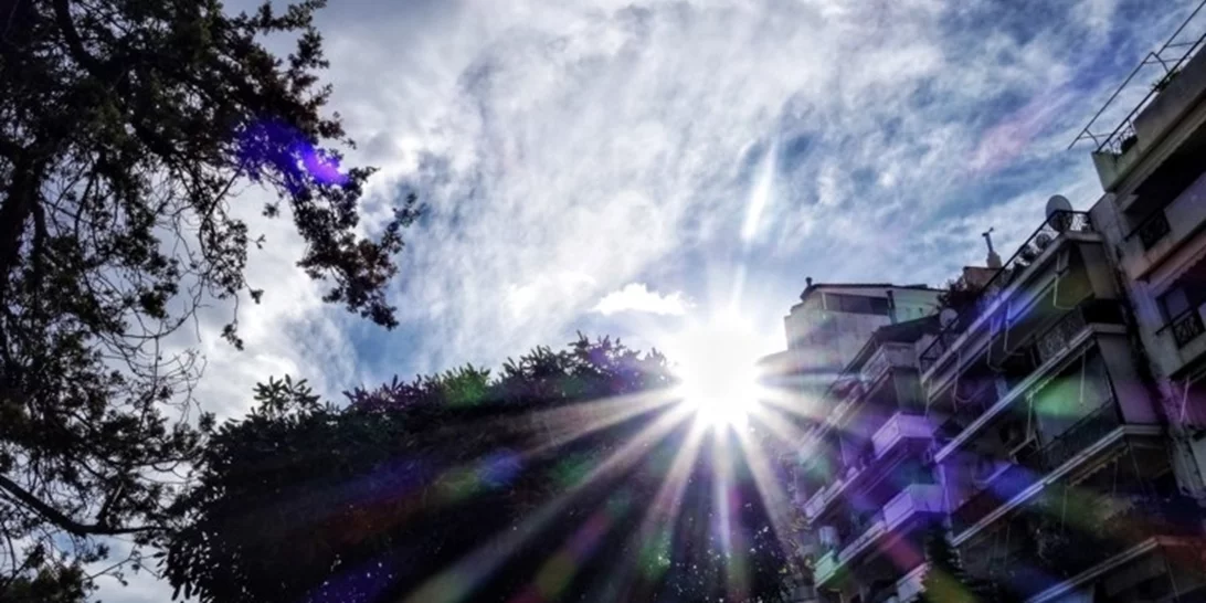 Καιρός: Σε μικρή άνοδο η θερμοκρασία σήμερα - Ερχονται ανοιξιάτικα Χριστούγεννα