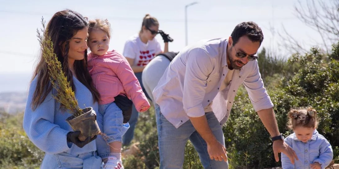 Η Χριστίνα Μπόμπα, ο Σάκης Τανιμανίδης και τα #tanimanidakia απολαμβάνουν μία οικογενειακή εξόρμηση