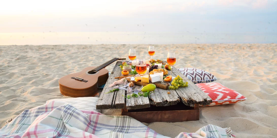 Πικνίκ by the sea | Τα κομμάτια από την H&M Home που χρειάζεσαι για το πιο όμορφο πικνίκ του καλοκαιριού