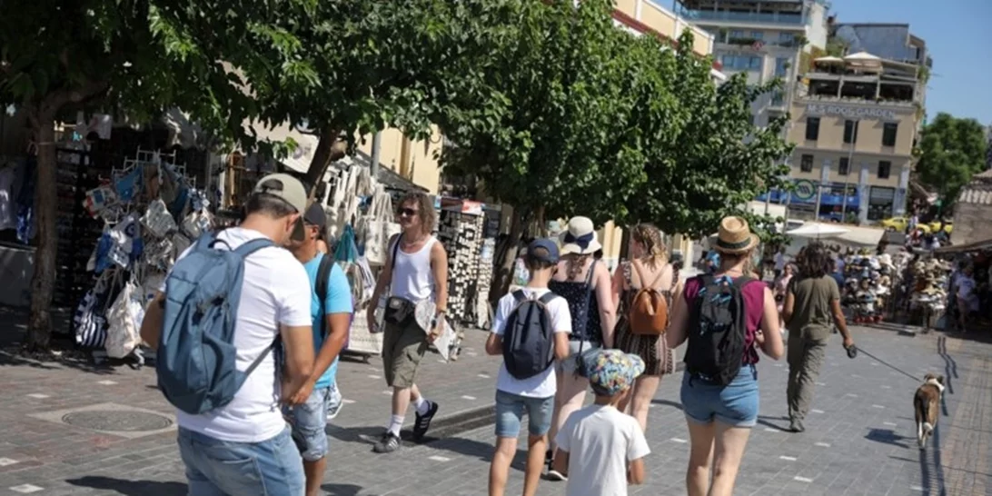 Καιρός | Σε υψηλά επίπεδα και σήμερα η θερμοκρασία - Δυνατοί άνεμοι στο Αιγαίο