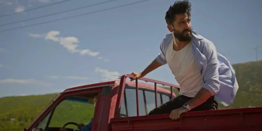 Ο Διονύσης Ατζαράκης έχει μερικές "Κακές Ιδέες" και μιλά στο ‘α’ γι' αυτές