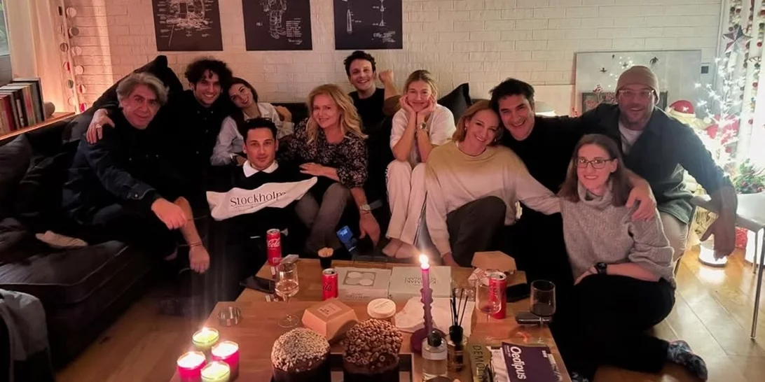 Maestro | Όλο το cast στο σπίτι του Αντίνοου Αλμπάνη - Το βίντεο του Χριστόφορου Παπακαλιάτη