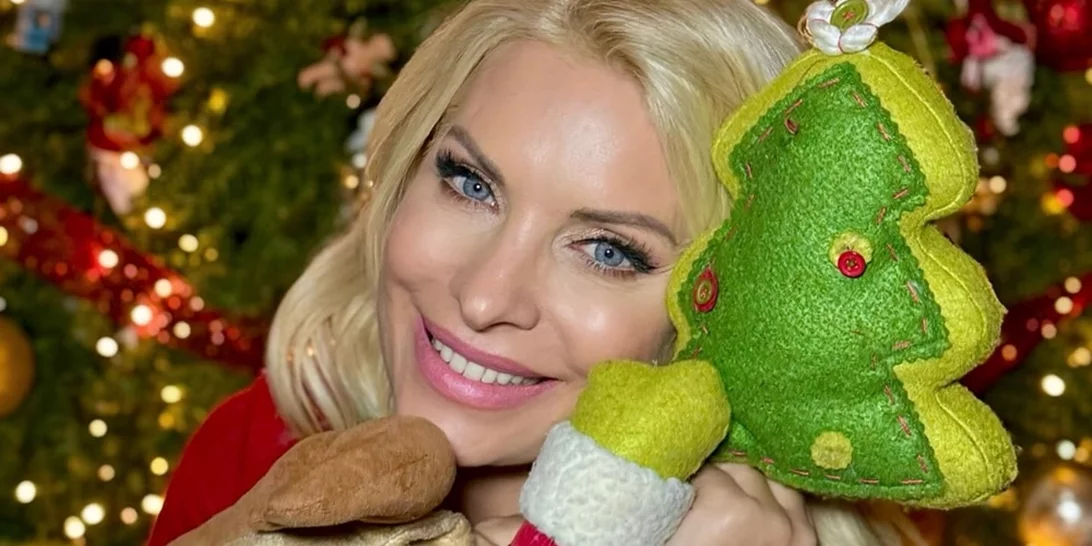 Η Ελένη Μενεγάκη στόλισε το σπίτι της | Η φωτογραφία από το σαλόνι της με τον Μάκη Παντζόπουλο