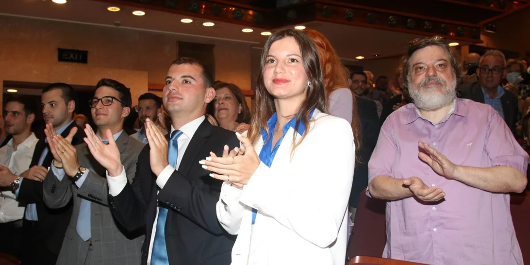 Σπάνια εμφάνιση των διδύμων Καραμανλή | Πόσο μεγάλωσαν ο Αλέξανδρος και η Αλίκη