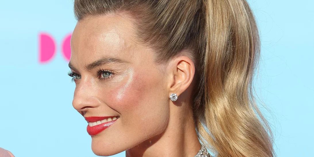 Tonal Mannequin Mani | Η Margot Robbie με μανικιούρ στο χρώμα του δέρματος - ό,τι πιο κομψό είδαμε σήμερα