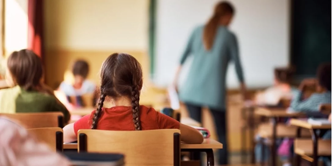 "Αγόρια στο ντους" | Δασκάλα έδειξε σε μαθητές δημοτικού βραβευμένη ταινία και προκάλεσε τις αντιδράσεις των γονιών – Το εξώδικο και η απάντησή του Υπουργείου