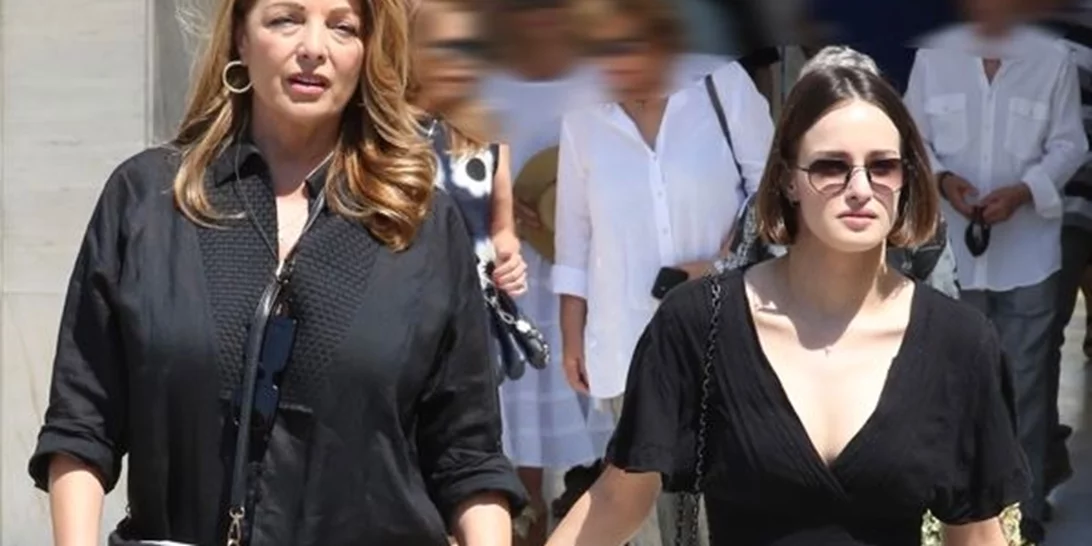 Άντζελα Γκερέκου – Μαρία Βοσκοπούλου | Χέρι χέρι στο μνημόσυνο του Τόλη Βοσκόπουλου