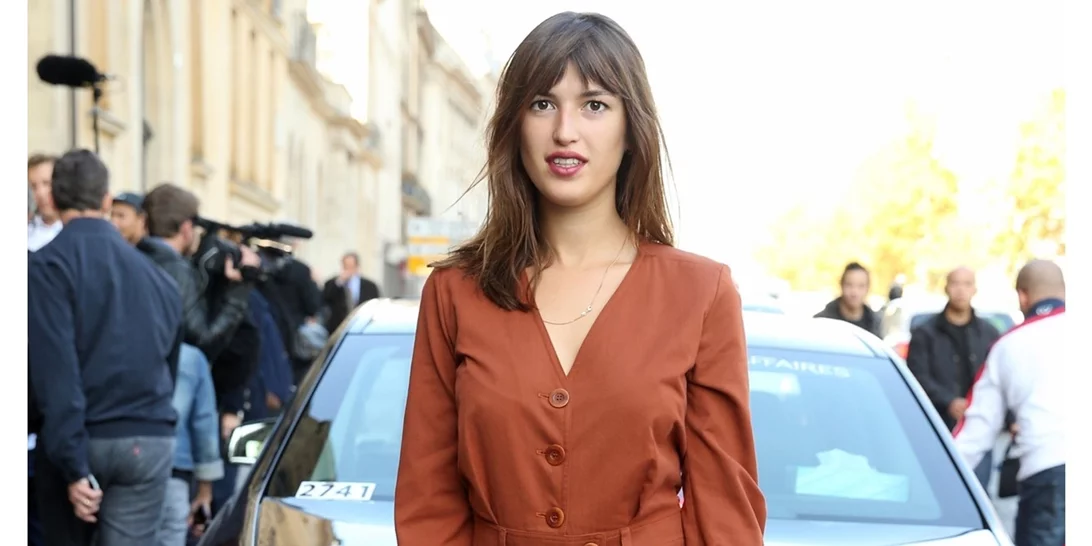 Αυτή είναι η τσάντα που κρατούν κάθε καλοκαίρι οι Γαλλίδες fashionistas