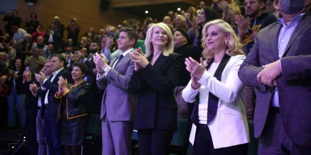 Κίνημα Δημοκρατίας | Ένα κόμμα ιδεολογικό super market