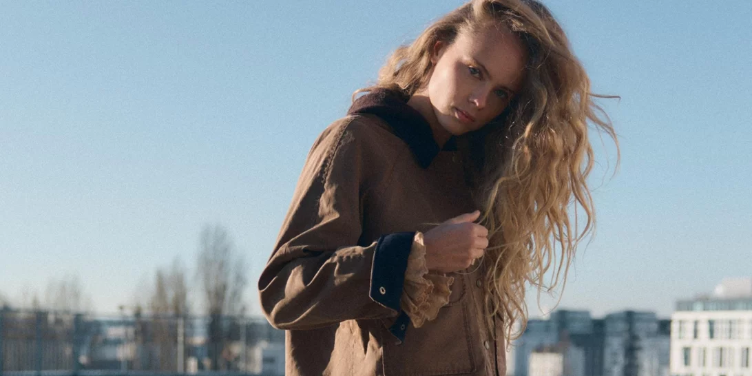 Αυτό το καφέ jacket από τη Zara είναι το πανωφόρι που θα φορέσεις όσο κανένα άλλο αυτή την άνοιξη