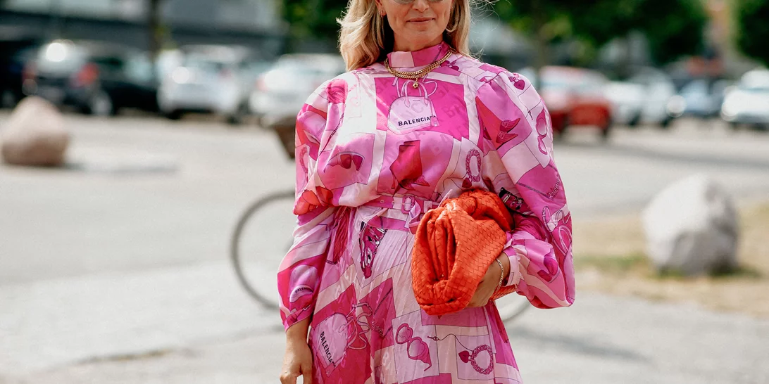 Θα τα φορούσε και η Carrie Bradshaw | Δες τα ιδιαίτερα mules που ανακαλύψαμε στα Stradivarius