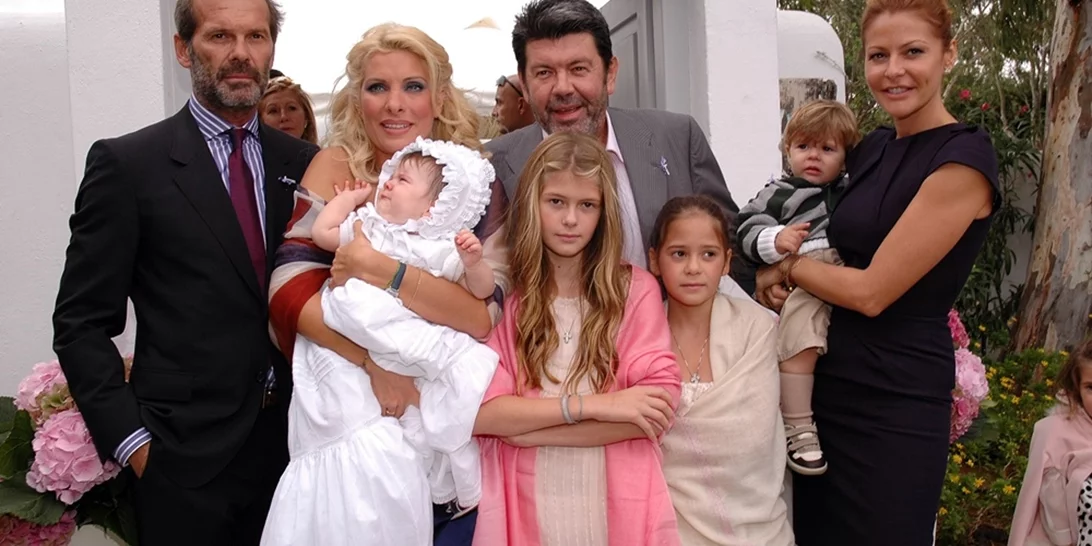 Νονοί και Βαφτιστήρια | Οι διάσημες κουμπαριές στην ελληνική showbiz