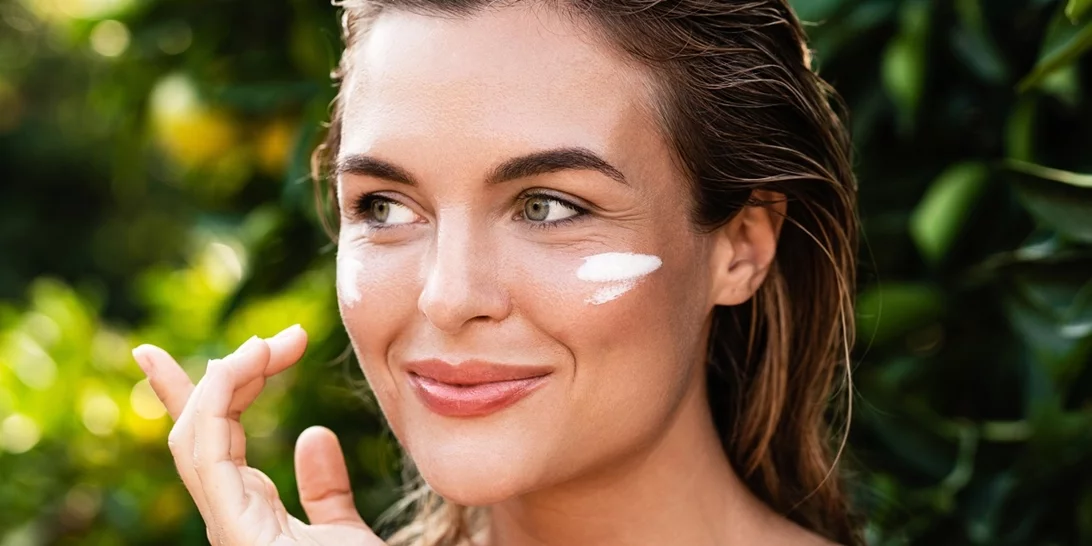 Αυτό είναι το καλύτερο φυτικό αντηλιακό της χρονιάς