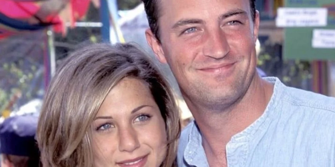 Netflix | Η ανάρτηση ανέκδοτων φωτογραφιών του Μάθιου Πέρι 10 ημέρες πριν εκείνος φύγει από τη ζωή