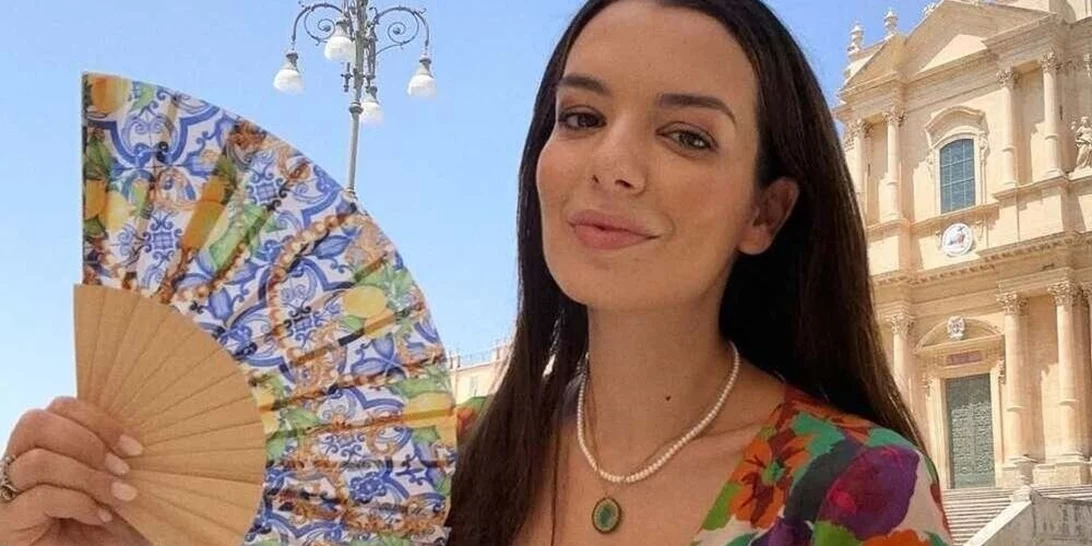 H Νικολέττα Ράλλη σ' ένα μοναδικό ταξίδι στον ιταλικό νότο με την κορούλα της