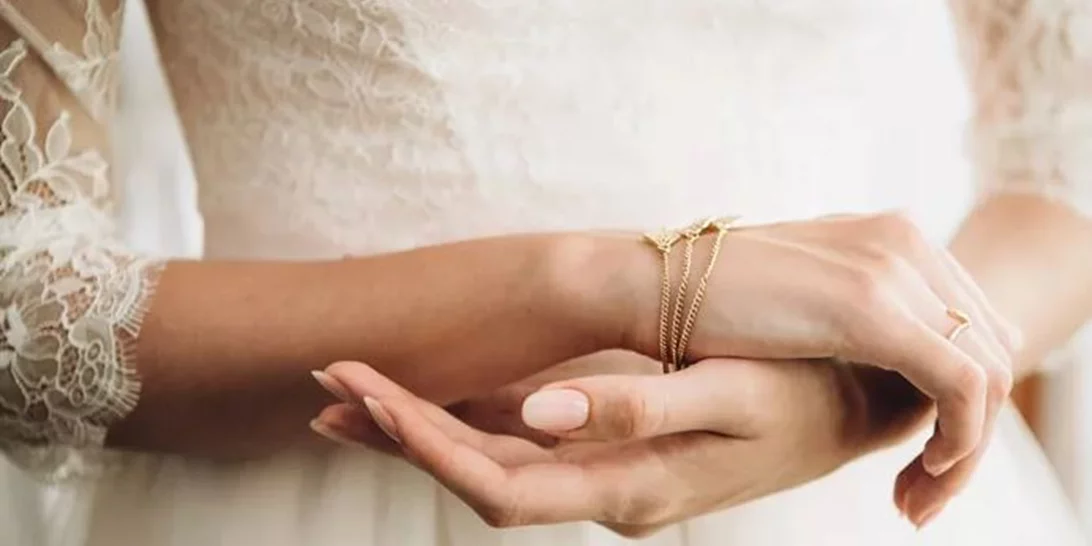 Παντρεύεσαι; Αυτά είναι τα μανικιούρ που θα κάνουν οι πιο κομψές νύφες του 2022