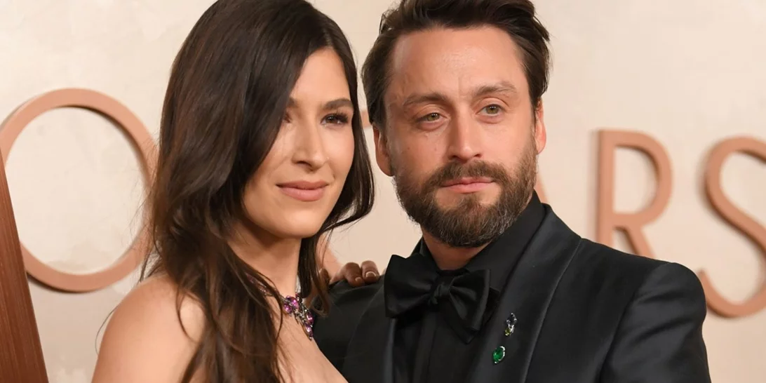 Ο Kieran Culkin είπε ότι η γυναίκα του του χρωστάει 4 παιδιά τώρα που κέρδισε Όσκαρ