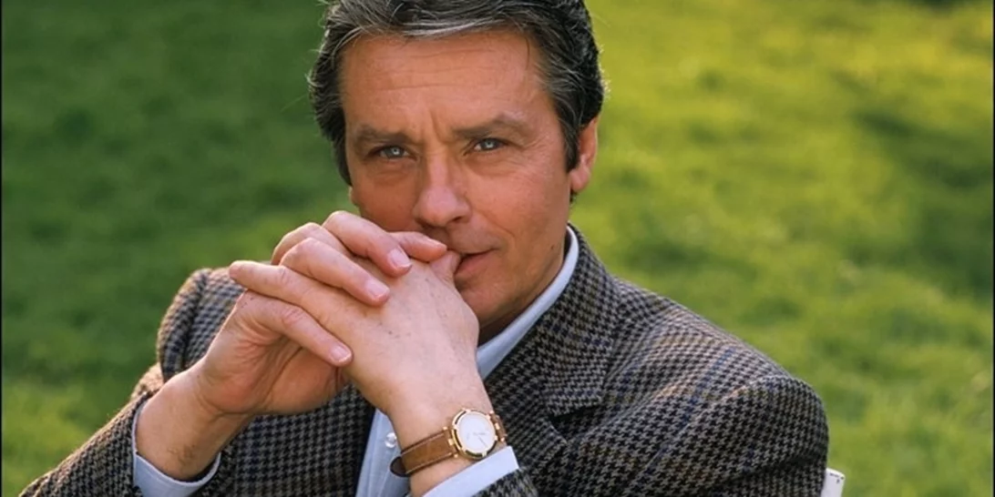 Alain Delon | Σε σπάνια κοσμική εμφάνιση με τον μεγάλο του έρωτα, Mireille Darc μετά το διαζύγιο από τη Nathalie Delon