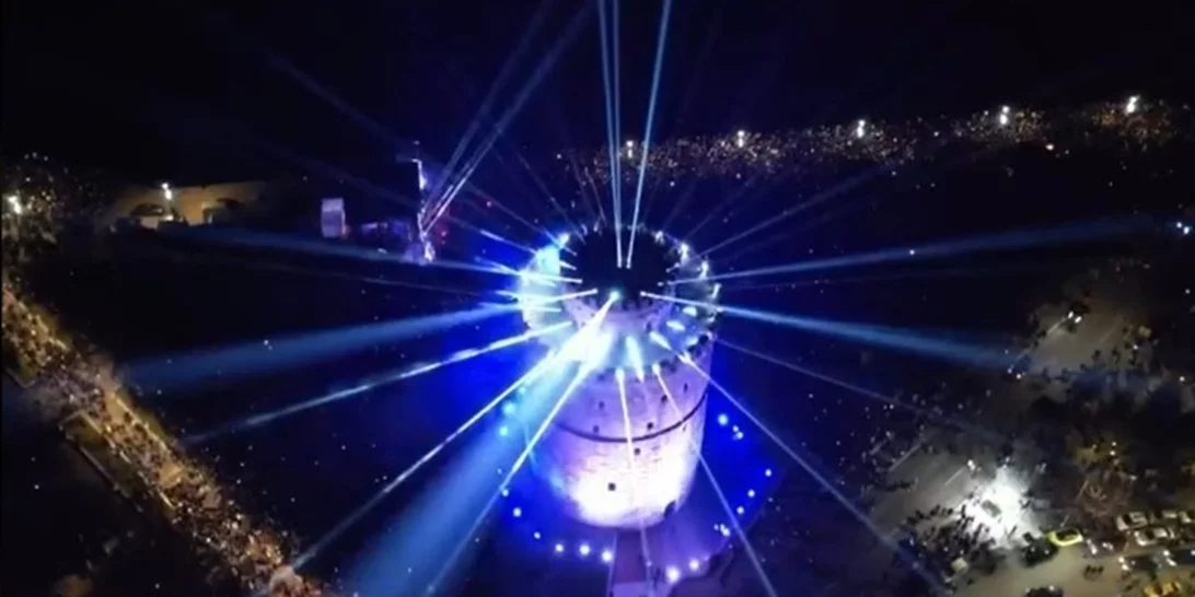 Viral η Θεσσαλονίκη με το εορταστικό της πρόσωπο – Ο Λευκός Πύργος, ο φωτισμός και το Μετρό "έσπασαν" ταμεία