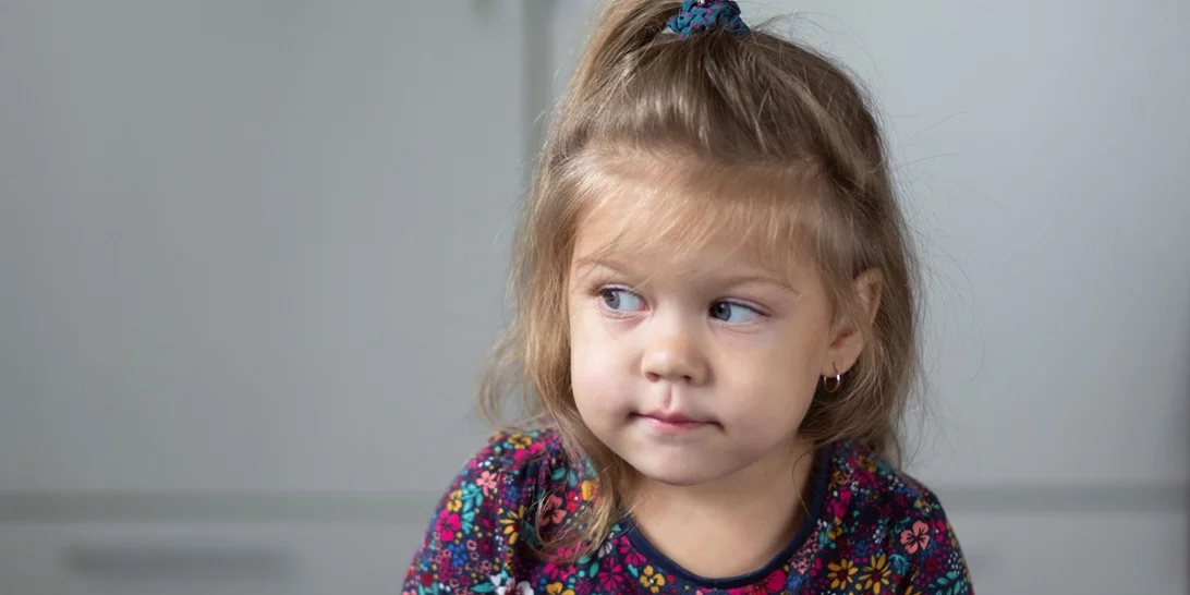 "Η κόρη μου με δάγκωσε" | Μια μαμά και ψυχολόγος που ζει στη Φινλανδία εξηγεί το λάθος που έκανε και πώς το διόρθωσε