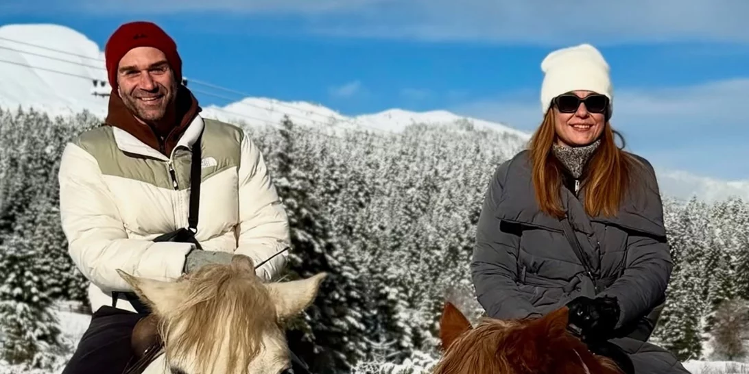 Θάλεια Ματίκα – Τάσος Ιορδανίδης | Οι ευχές του ζευγαριού για τα Χριστούγεννα και οι φωτογραφίες με τα παιδιά τους στα χιονισμένα βουνά