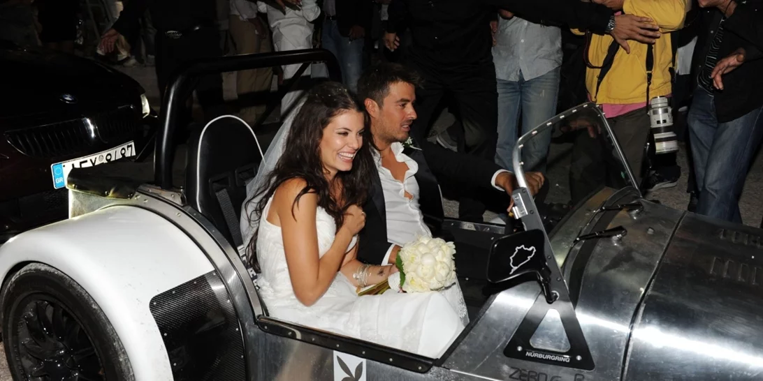 Το νυφικό της Μαρίας Κορινθίου είναι η πιο διαχρονική επιλογή για έναν καλοκαιρινό γάμο