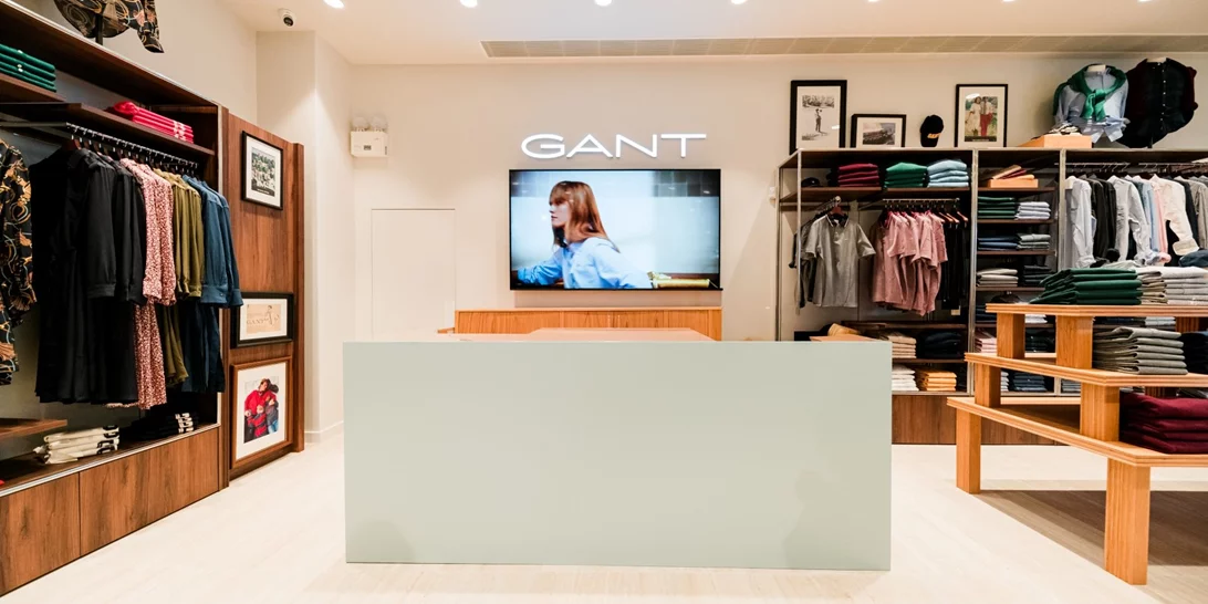 Η GANT παρουσιάζει το ανανεωμένο Outlet κατάστημά της στο Designer Outlet Athens