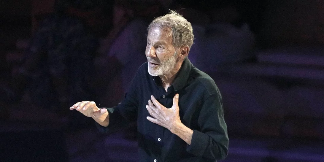 Νέα εποχή για το θέατρο Λυκαβηττού | Ανοίγει ξανά τις πόρτες του με μια συναυλία-ορόσημο του Σταύρου Ξαρχάκου