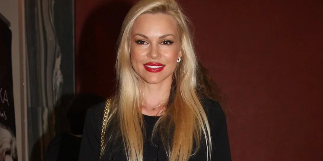 Έγκυος η Βίκυ Κάβουρα | Περιμένει το πρώτο της παιδί με τον Γιώργο Τζαβέλλα