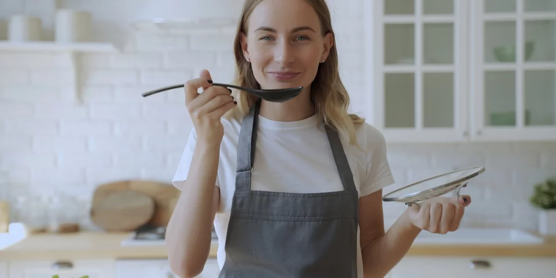 Η -τόσο εύκολη- συνταγή για κοτόσουπα που ενισχύει το ανοσοποιητικό | Γιατί να προτιμάς κοτόπουλο ελεύθερης βοσκής