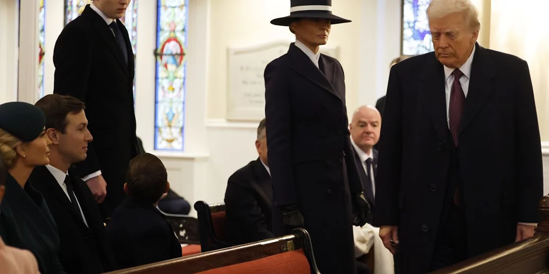 Η Melania Trump ξανά στον Λευκό Οίκο | Το look που επέλεξε για την ορκωμοσία